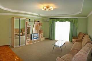 Гостиница Apelsin Hotel Николаевка Люкс с 2 спальнями-3